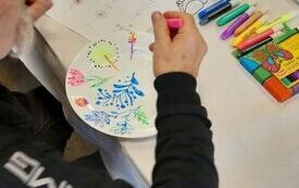 Malowanie na szkle w Klubie Seniora w Wąwelnie  1