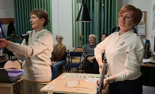 Zdjęcie do Dnia 31.03.2026 r. uczestnicy Klubu Seniora w Sośnie udali się n strzelnicę wirtualną w Płociczu